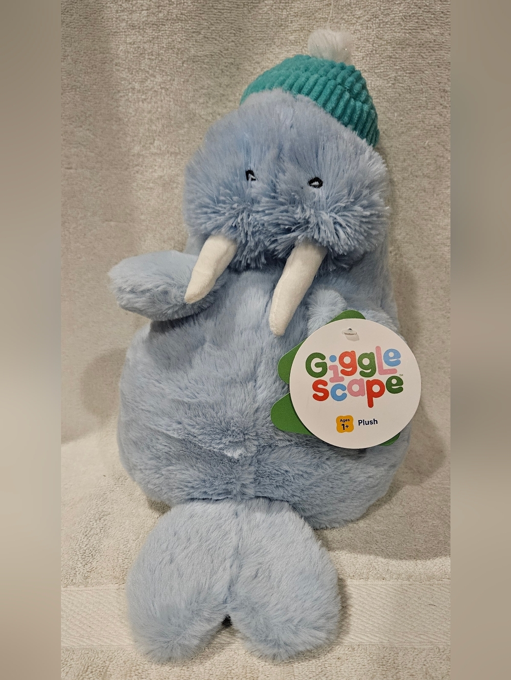 GIGGLE SCAPE WALRUS PLUSH